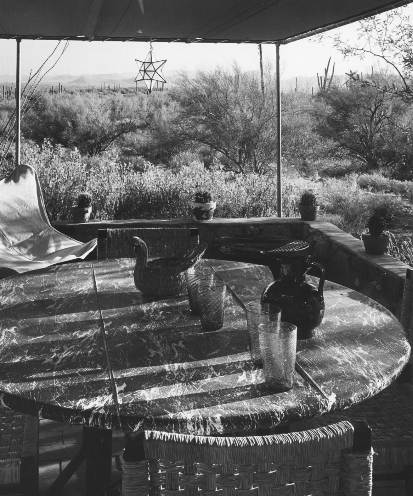 1961 photos: Paintings highlight desert home